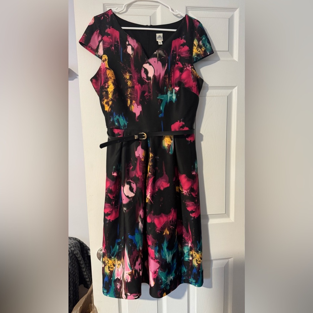 Sangria women’s dress size 12 
Pockets